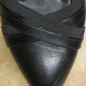 11W (wide) Avenue Cloudwalkers  Black Pumps 2 inch